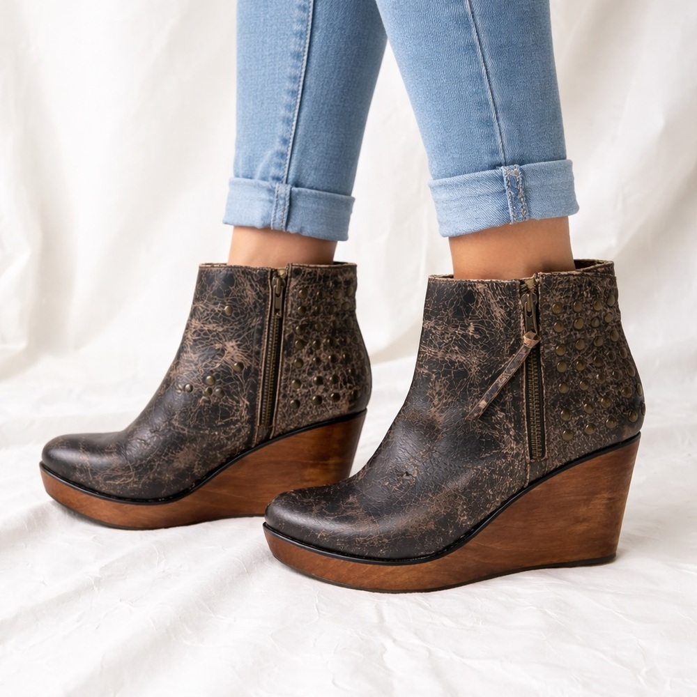 Bed|Stu Distressed Leather Studded Wedge Ankle Boots US 8.5 Wood Heel
